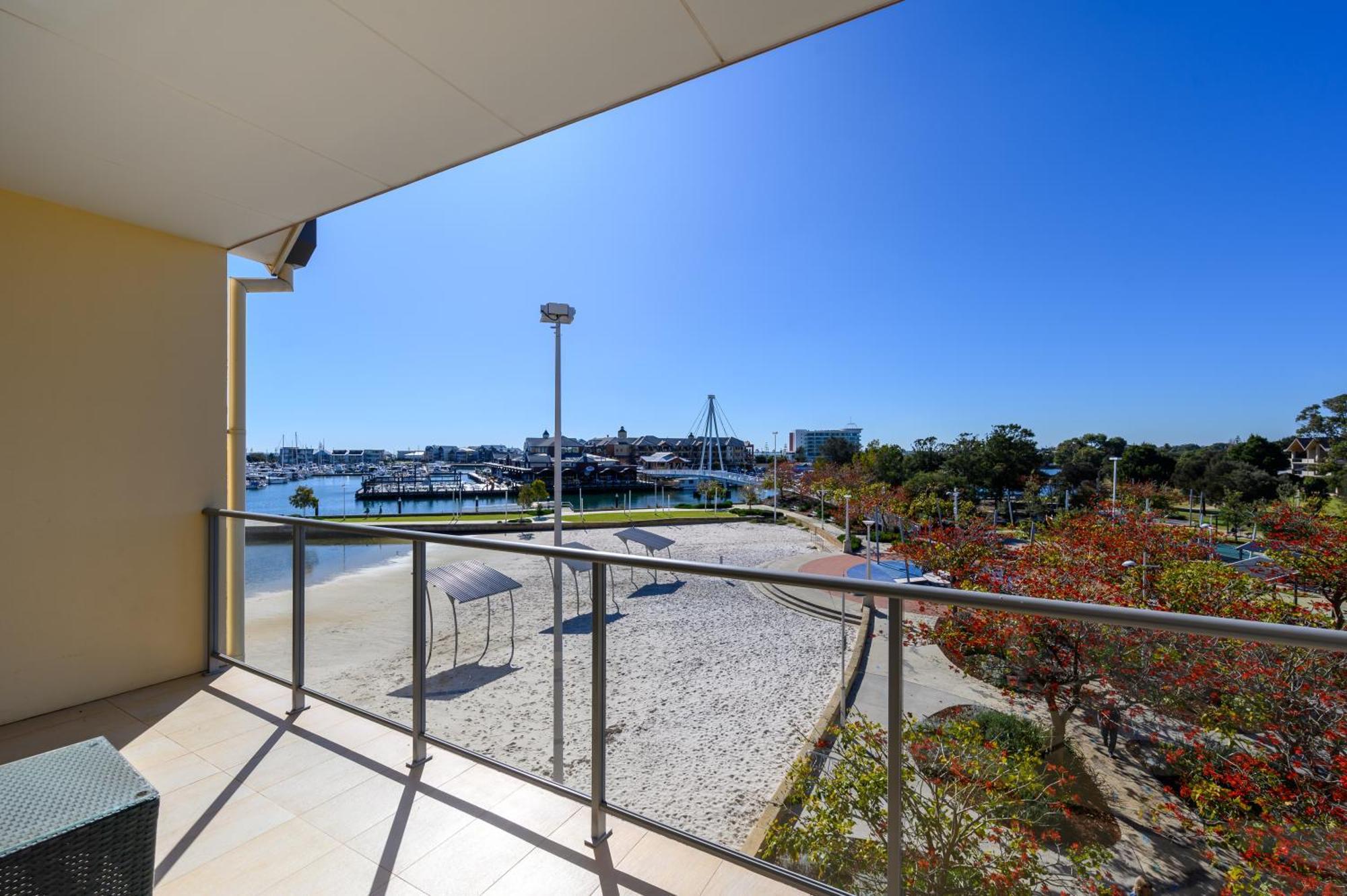 Dolphin Quay Apartments Mandurah Buitenkant foto