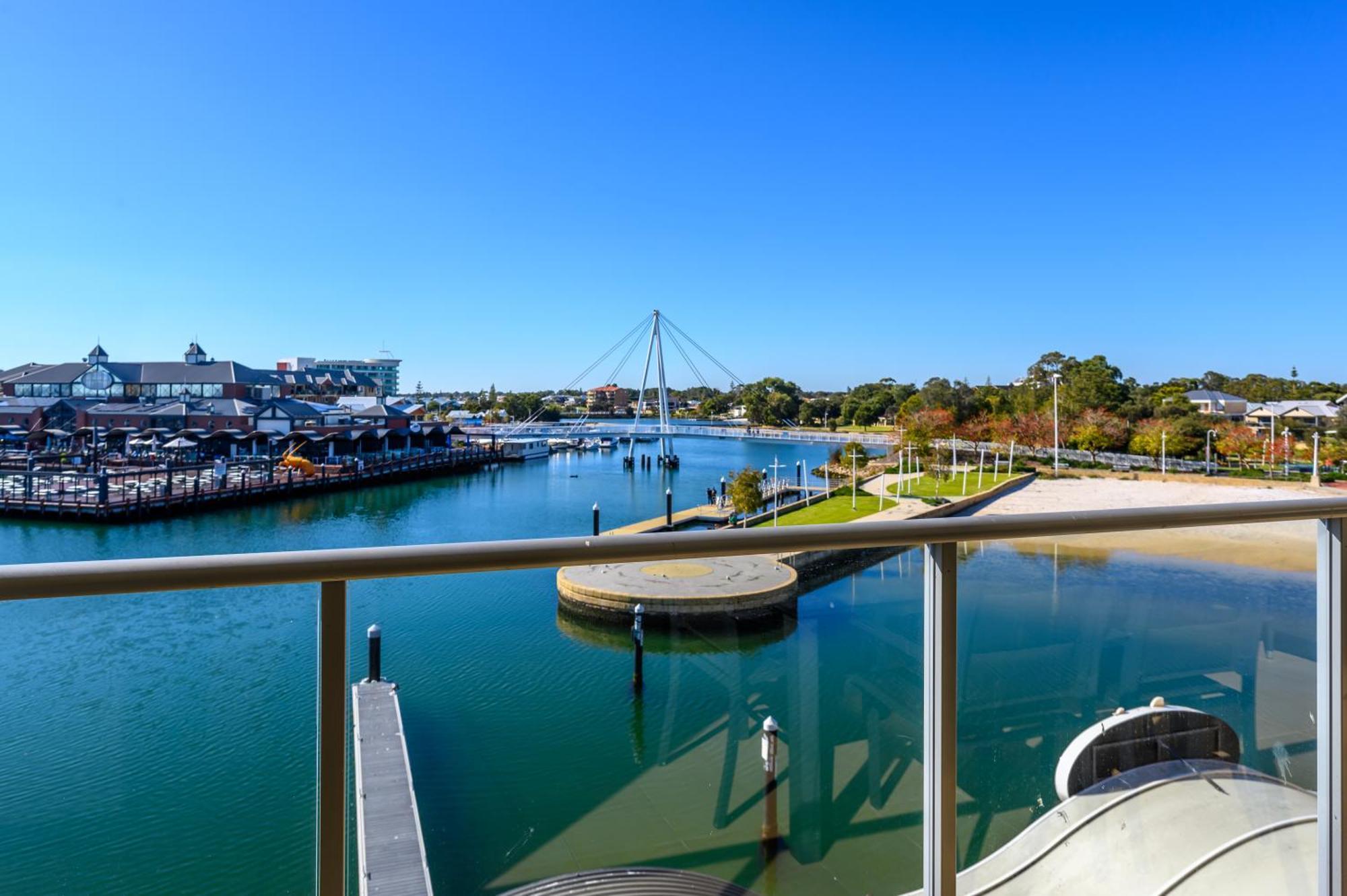 Dolphin Quay Apartments Mandurah Buitenkant foto