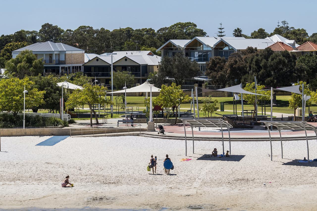 Dolphin Quay Apartments Mandurah Buitenkant foto